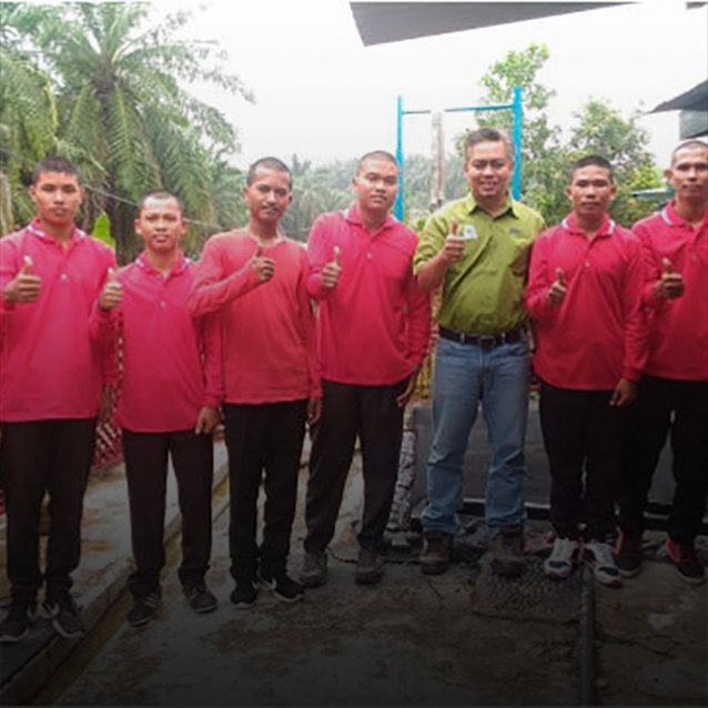 RER Estate Manager Edy Supraitno with newly selected Forest Protection Guards from local communities to work on RER concessions on Kampar Peninsula.