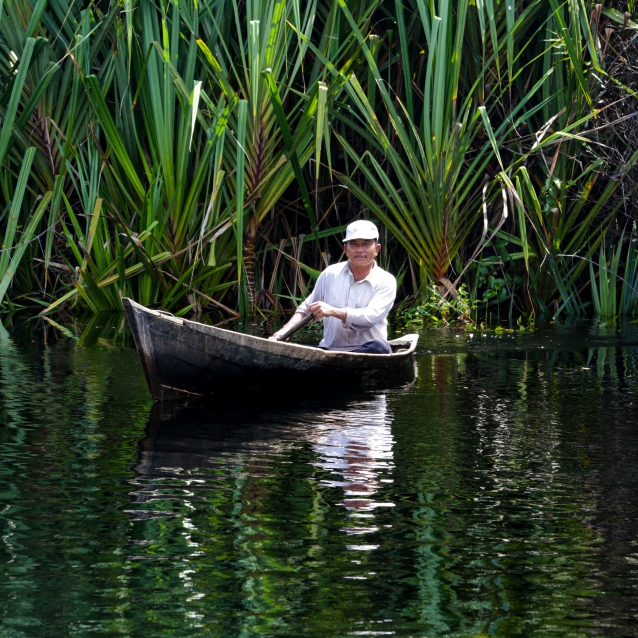 Illegal Logger Becomes Successful Fisherman | Illegal Fishing Indonesia